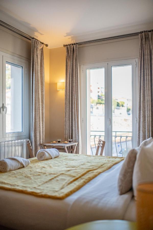 La Fabrique A Poupees - Chambres Et Appartements De Charme Au Coeur De مينتون المظهر الخارجي الصورة
