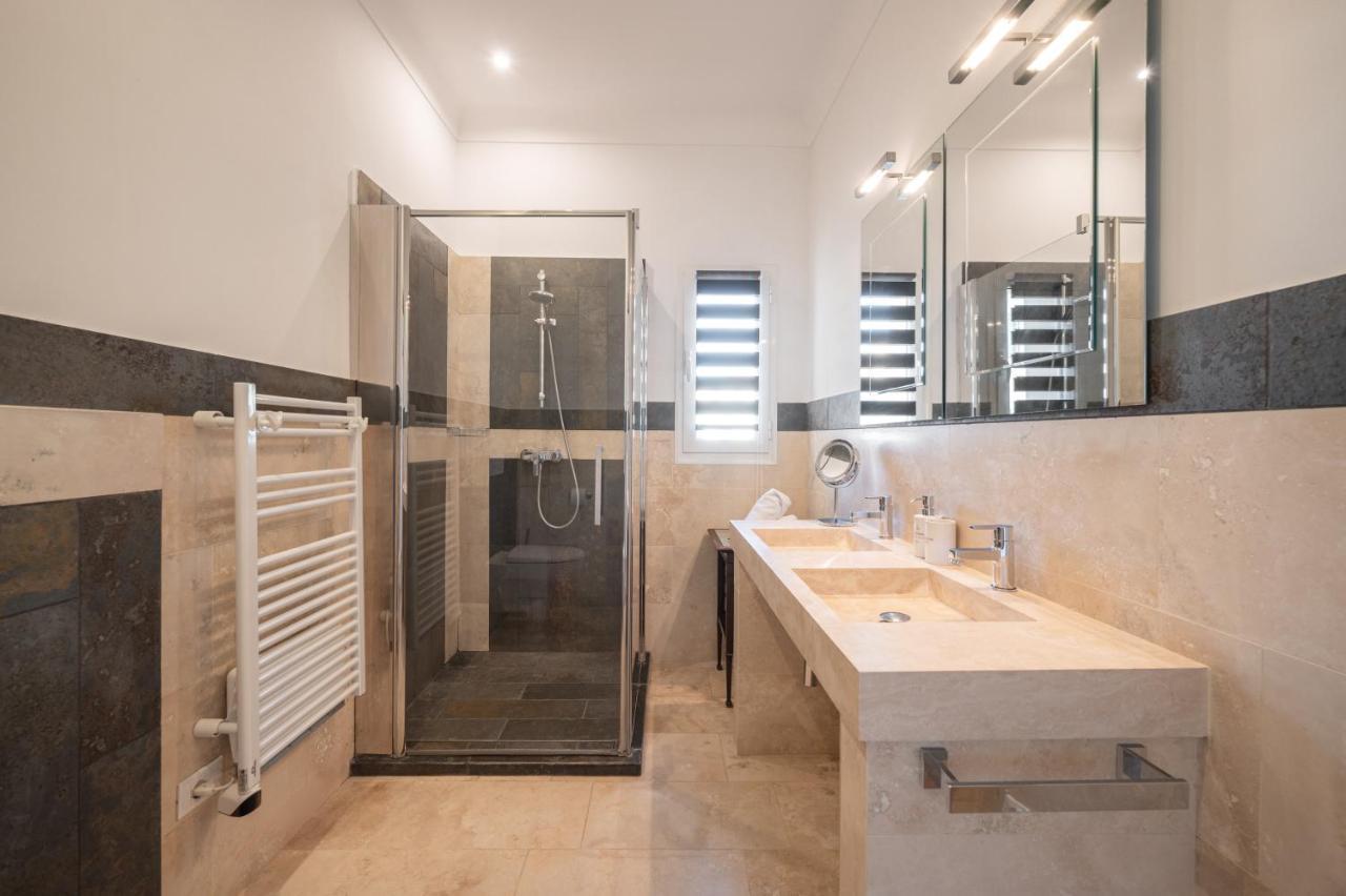 La Fabrique A Poupees - Chambres Et Appartements De Charme Au Coeur De مينتون المظهر الخارجي الصورة