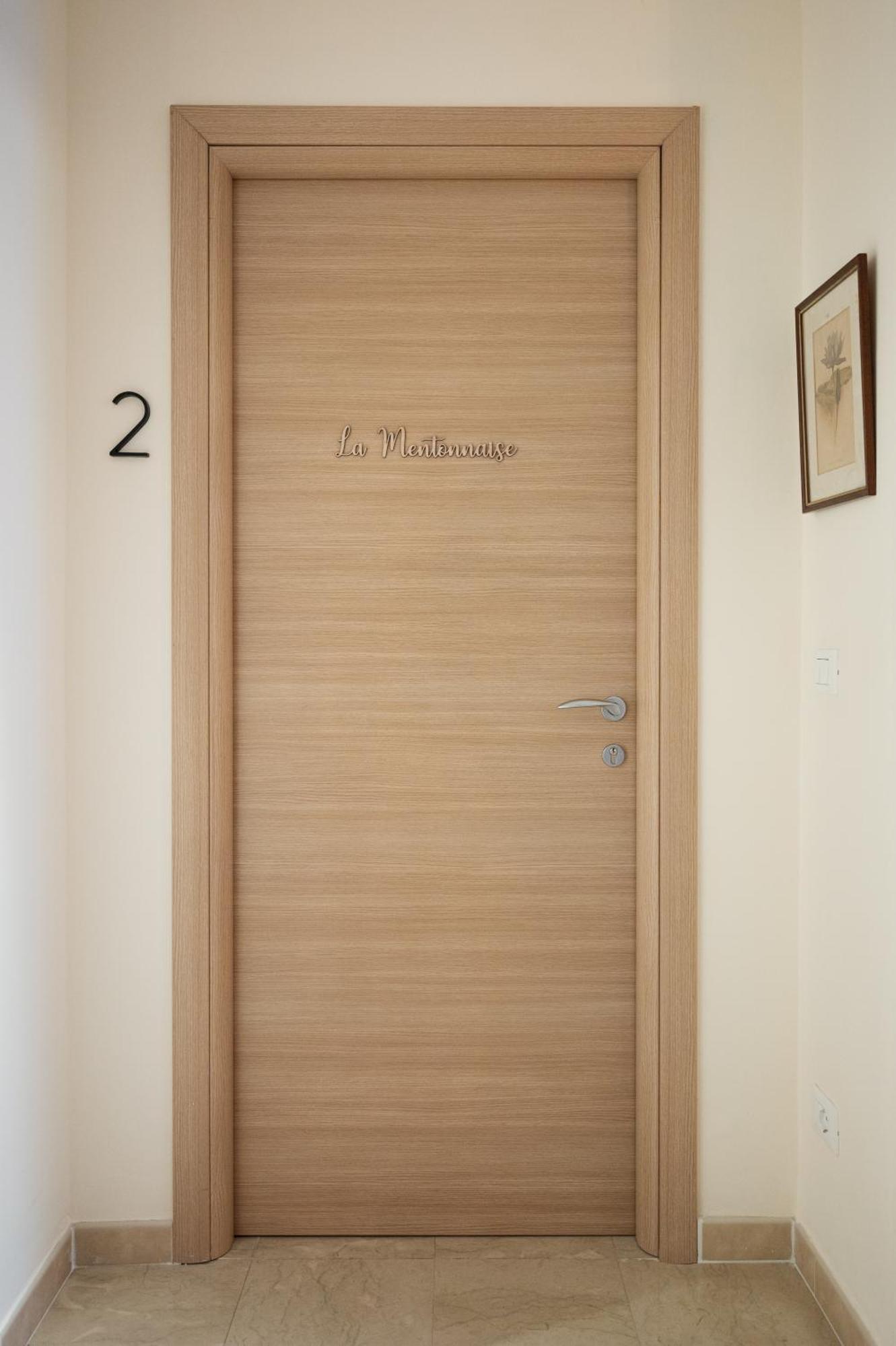 La Fabrique A Poupees - Chambres Et Appartements De Charme Au Coeur De مينتون المظهر الخارجي الصورة